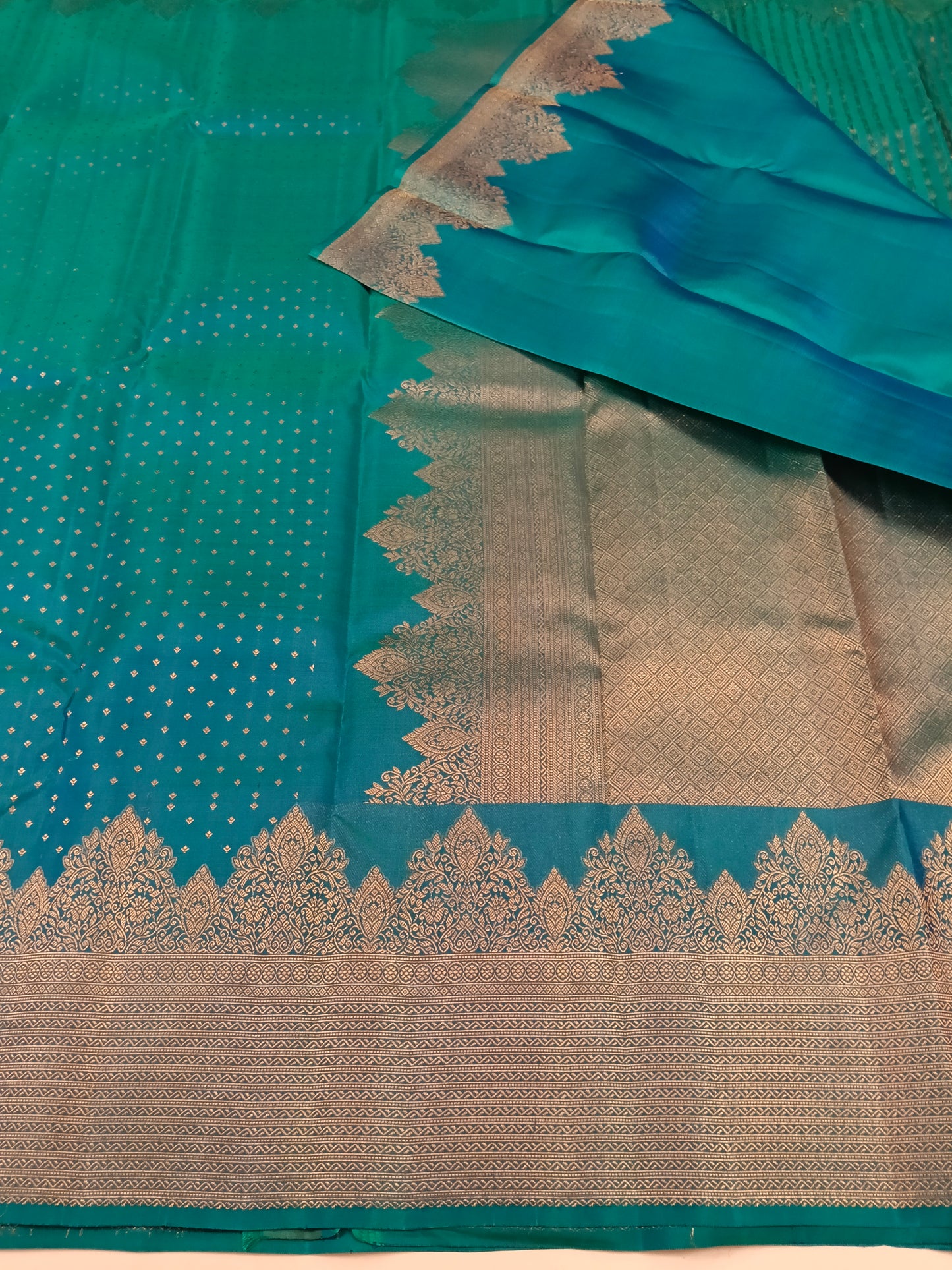 Kanchivaram Silk SBF83G20-8 By SRISHTA