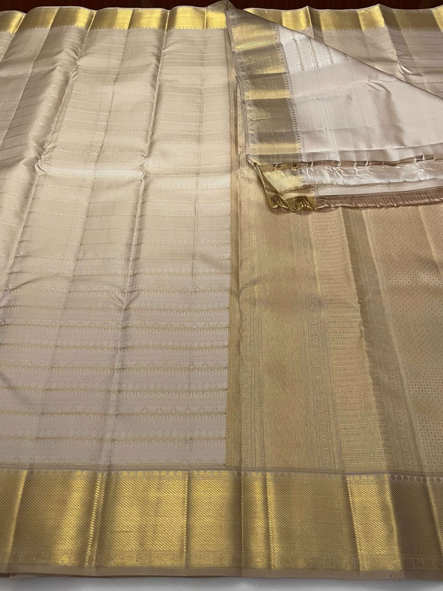 Kanchivaram Silk SBE208L5-1 By SRISHTA