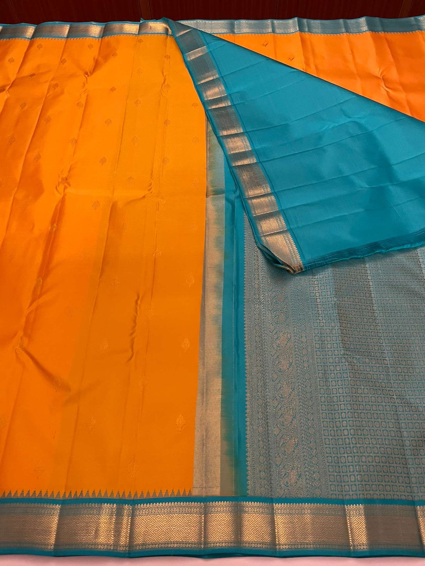 Kanchivaram Silk SBE218L8-15 By SRISHTA