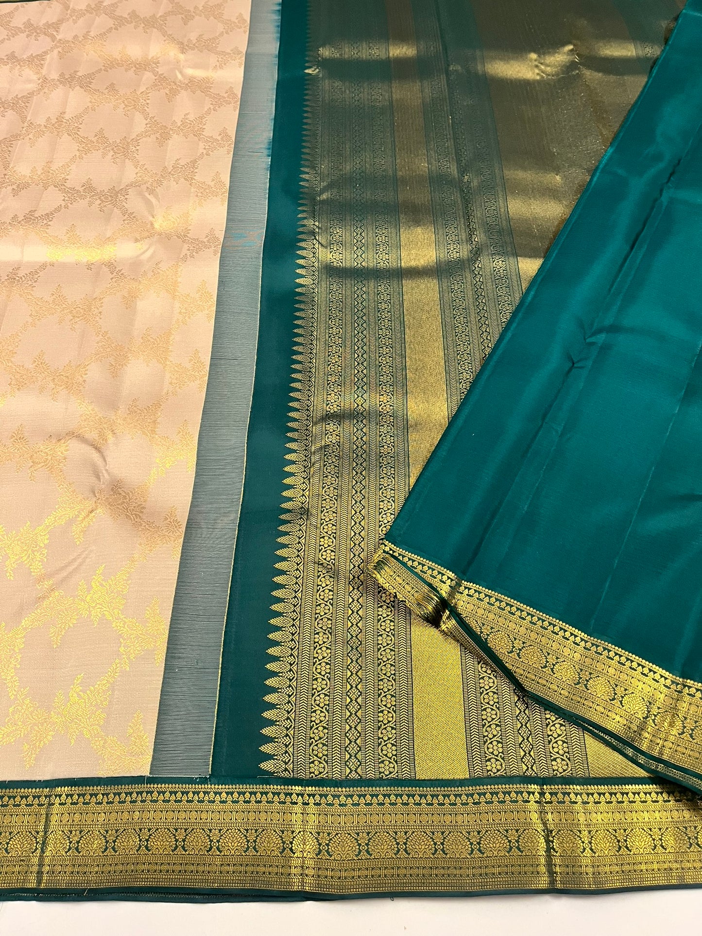 Kanchivaram Silk SBF98H23-1 By SRISHTA