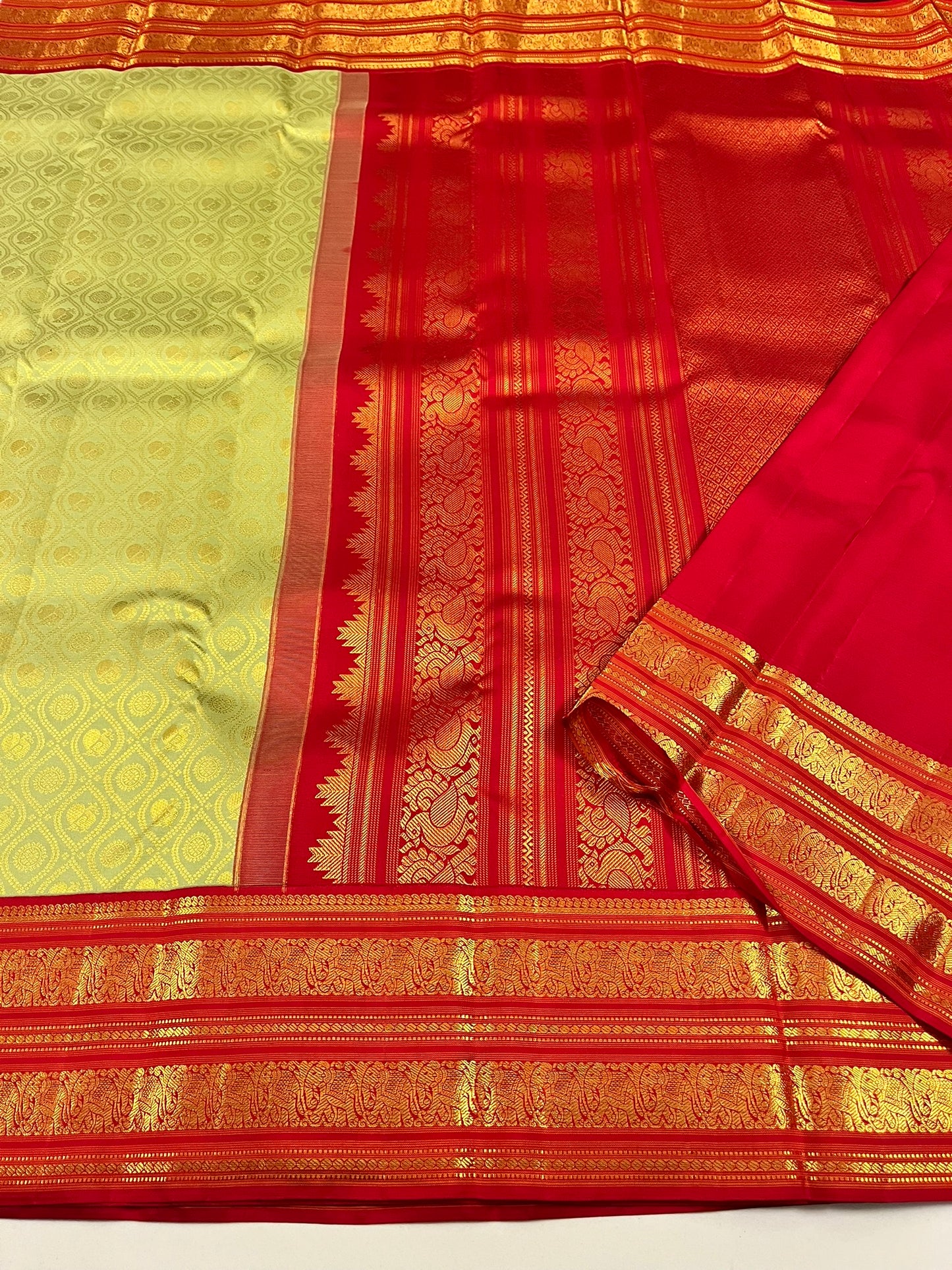 Kanchivaram Silk SBF98H25-1 By SRISHTA