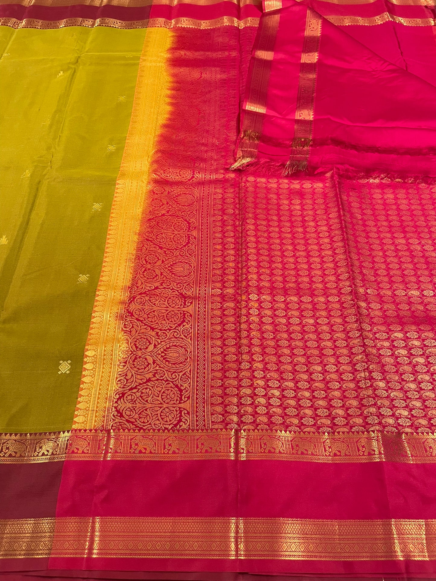 Gift Saree SBF6D1-68 By SRISHTA