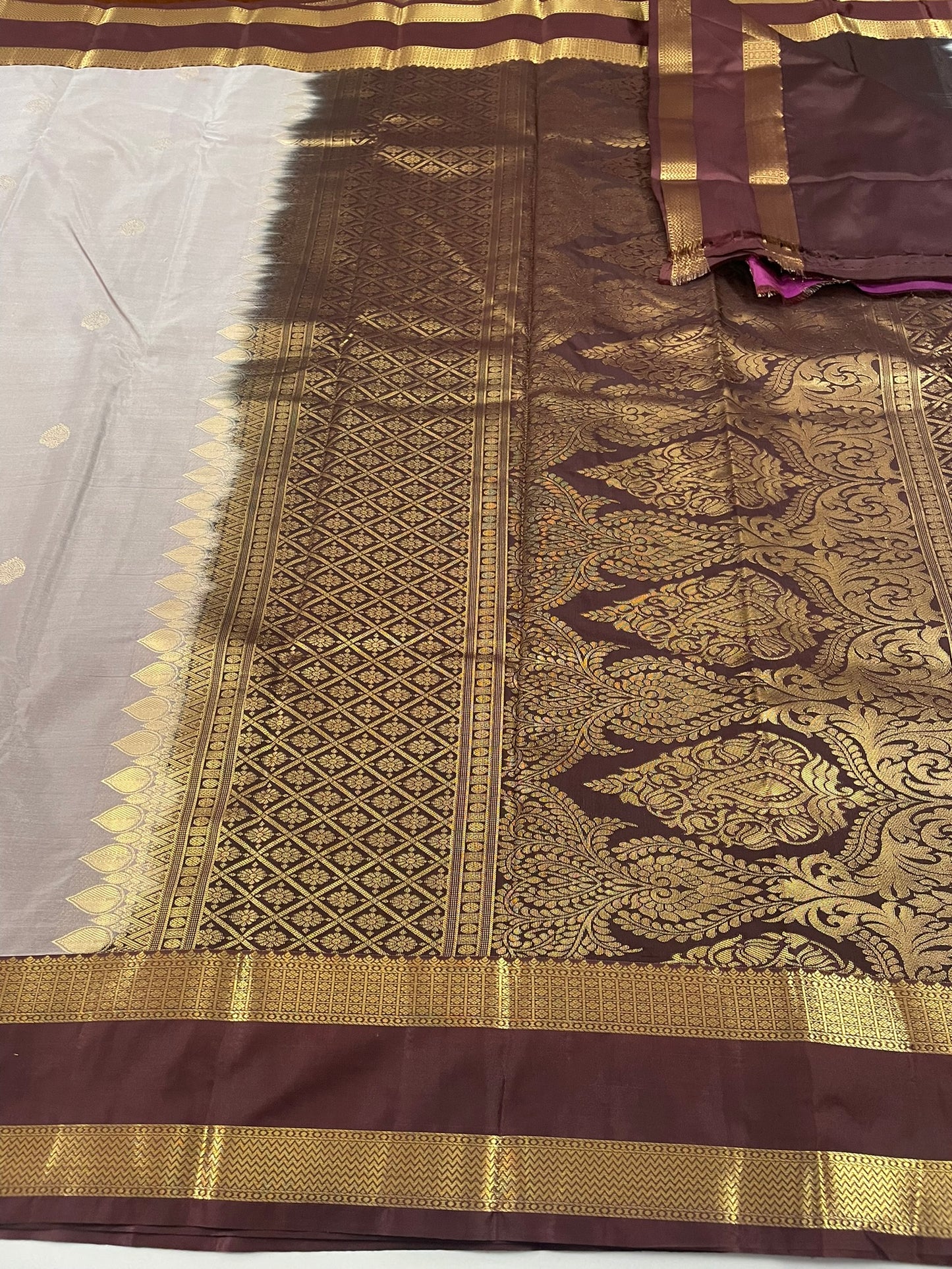 Gift Saree SBF6D1-40 By SRISHTA