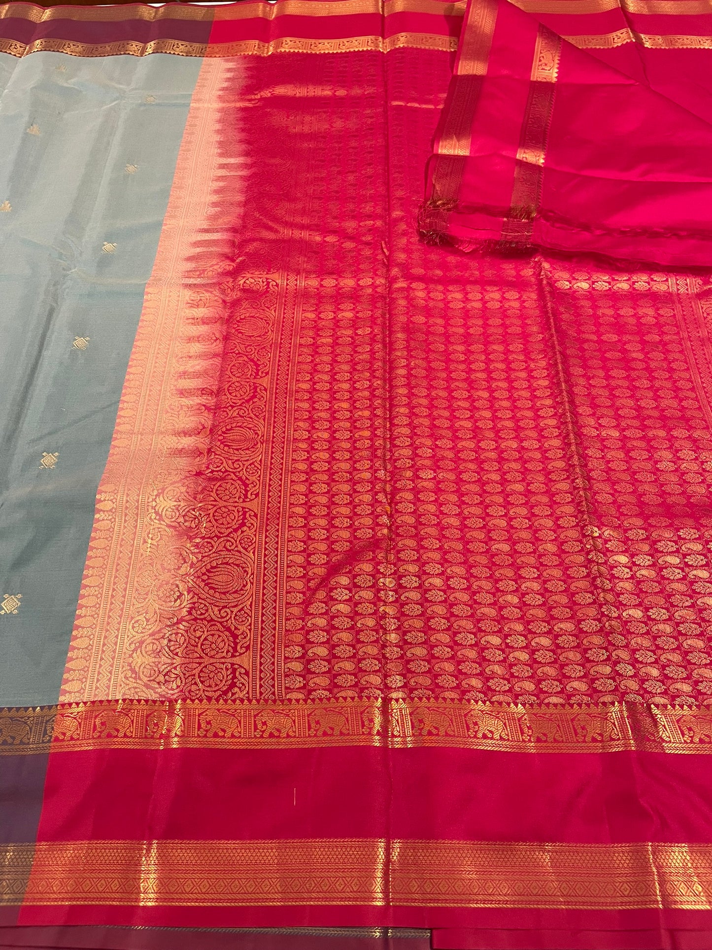 Gift Saree SBF6D1-6 By SRISHTA