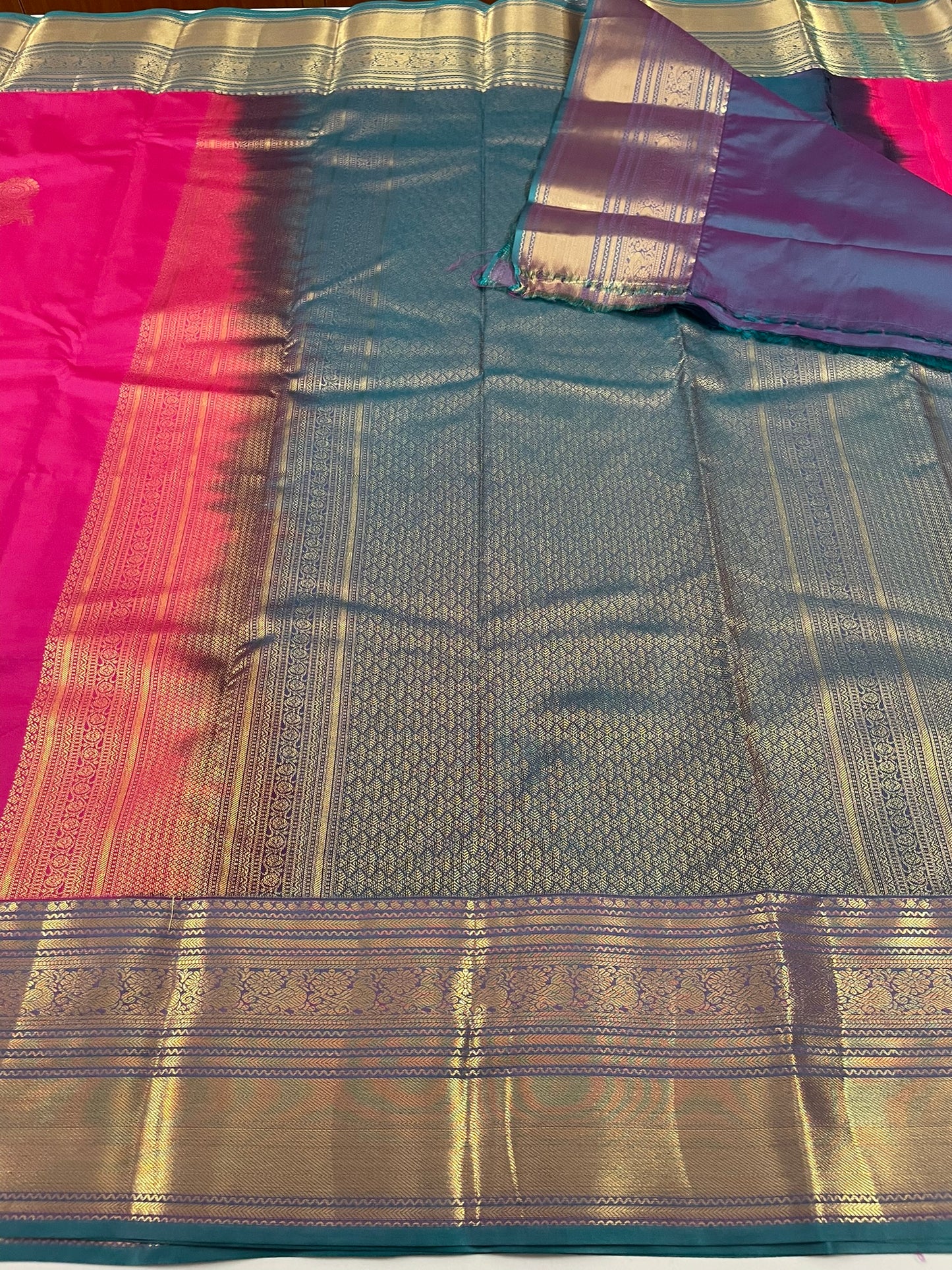 Gift Saree SBF6D1-12 By SRISHTA