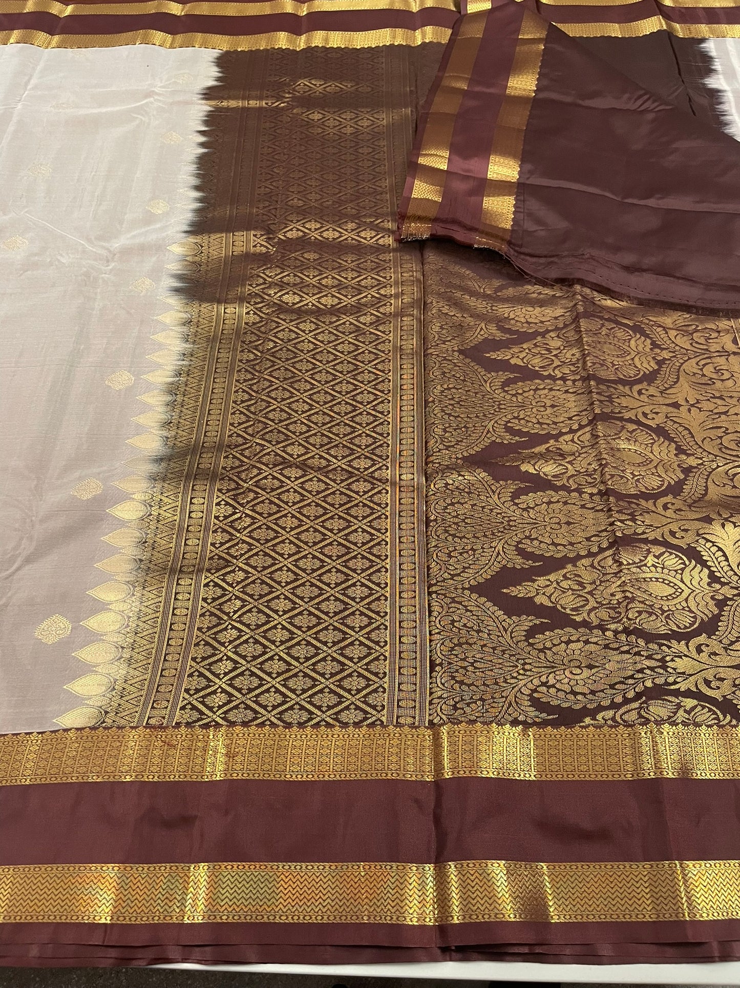 Gift Saree SBF6D1-11 By SRISHTA