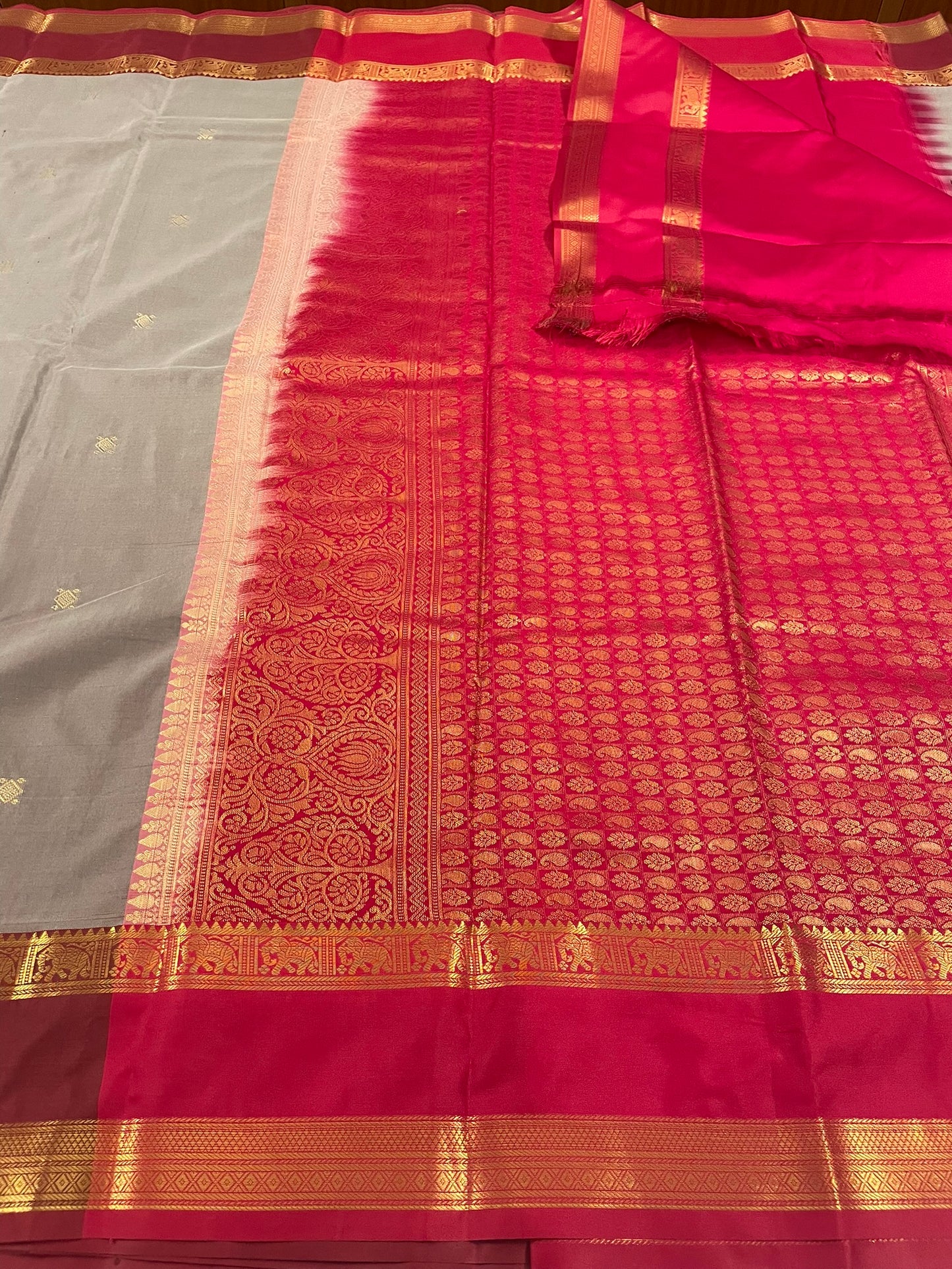 Gift Saree SBF6D1-35 By SRISHTA