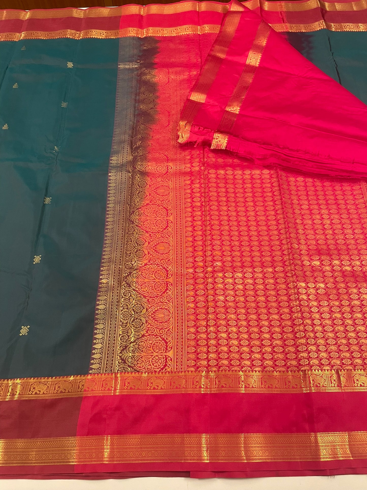 Gift Saree SBF6D1-59 By SRISHTA