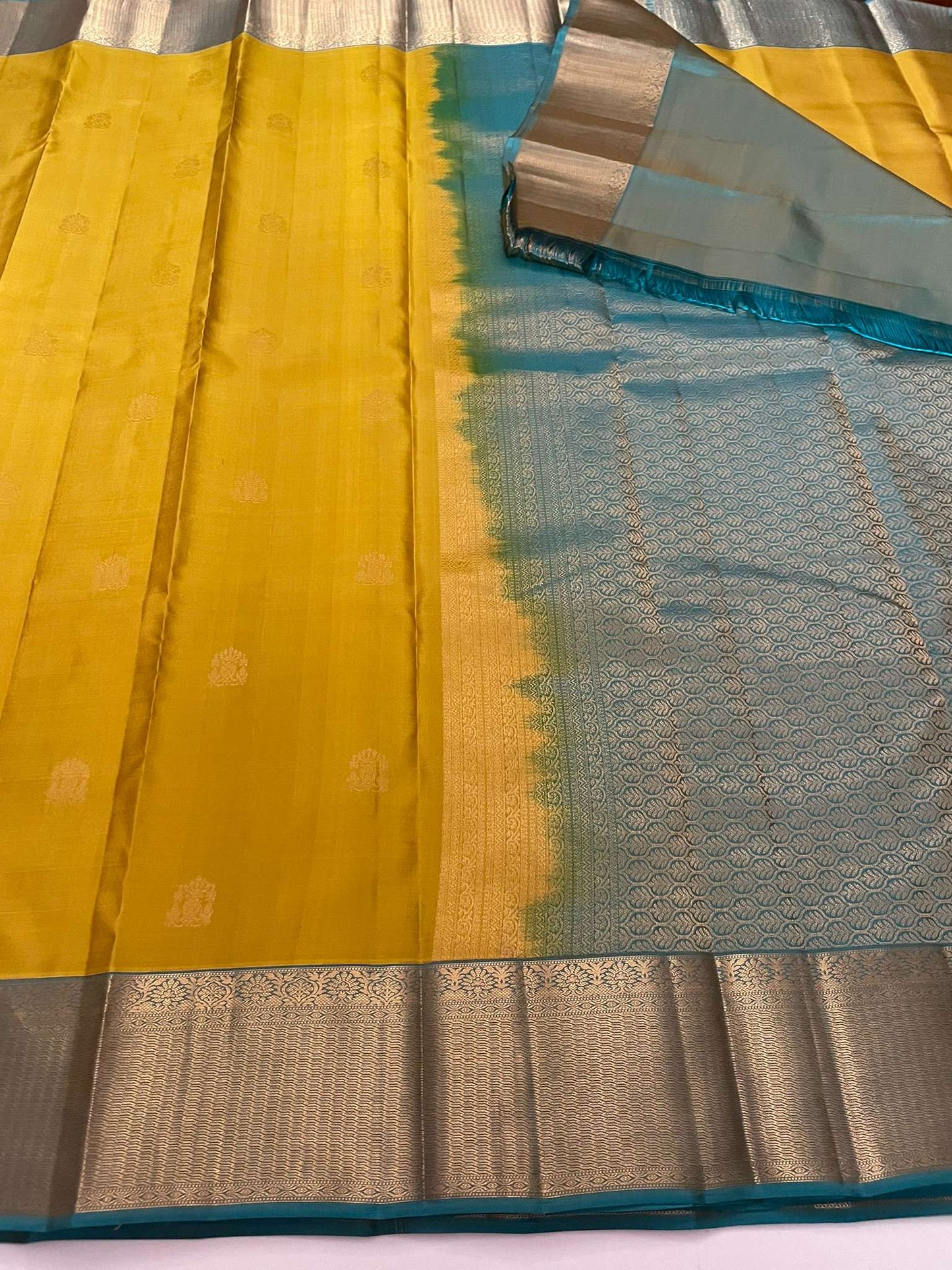 Kanchivaram Silk SBE119I8-2 By SRISHTA