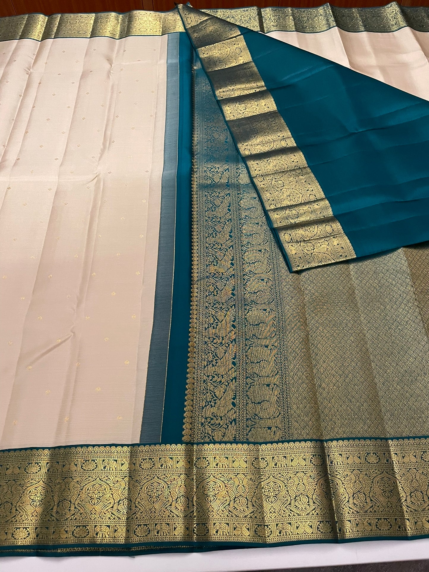 BKanchivaram Silk SBE236A21 - 8 By SRISHTA