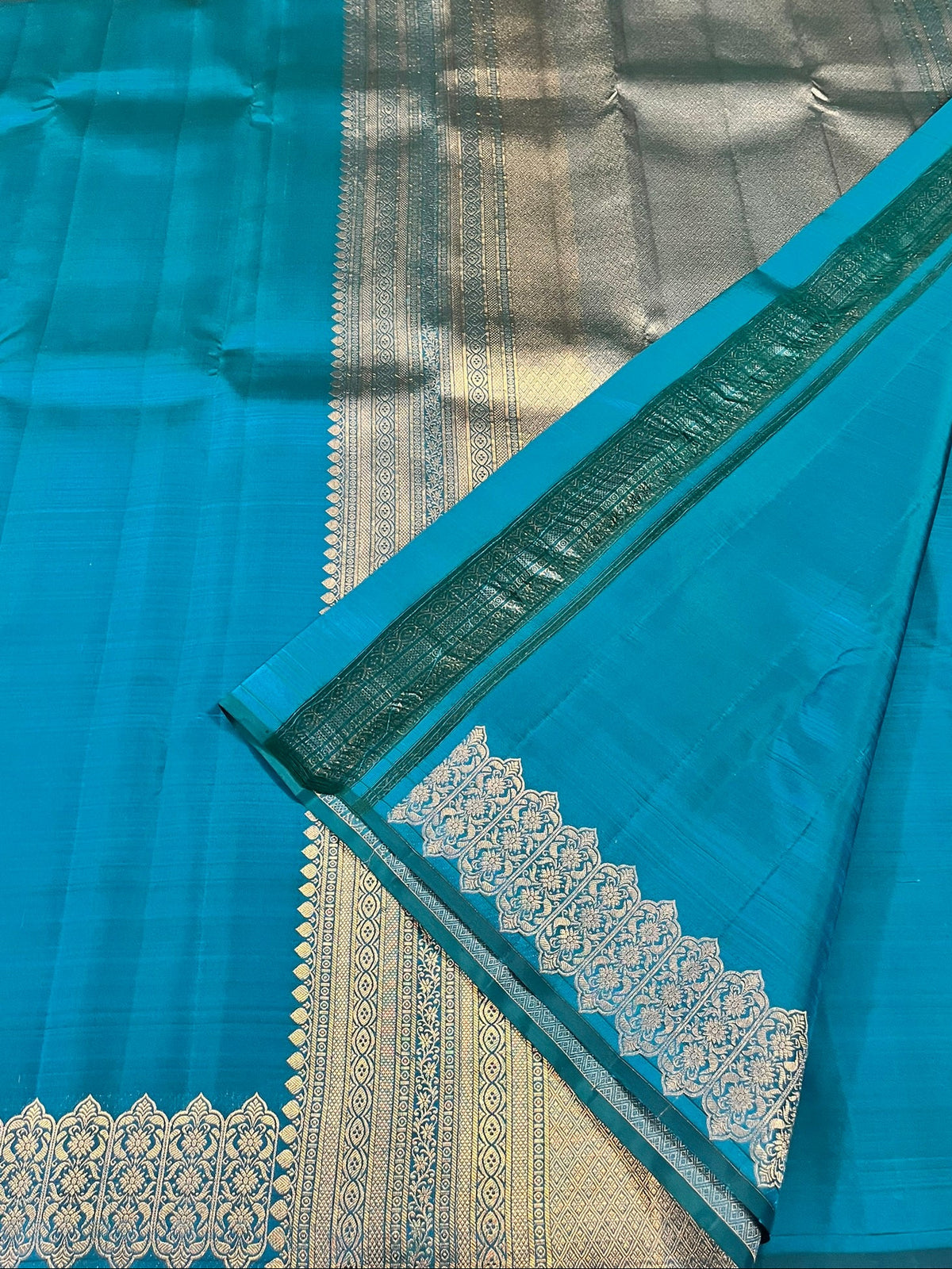 Kanchivaram Silk SBF146J23-1 By SRISHTA
