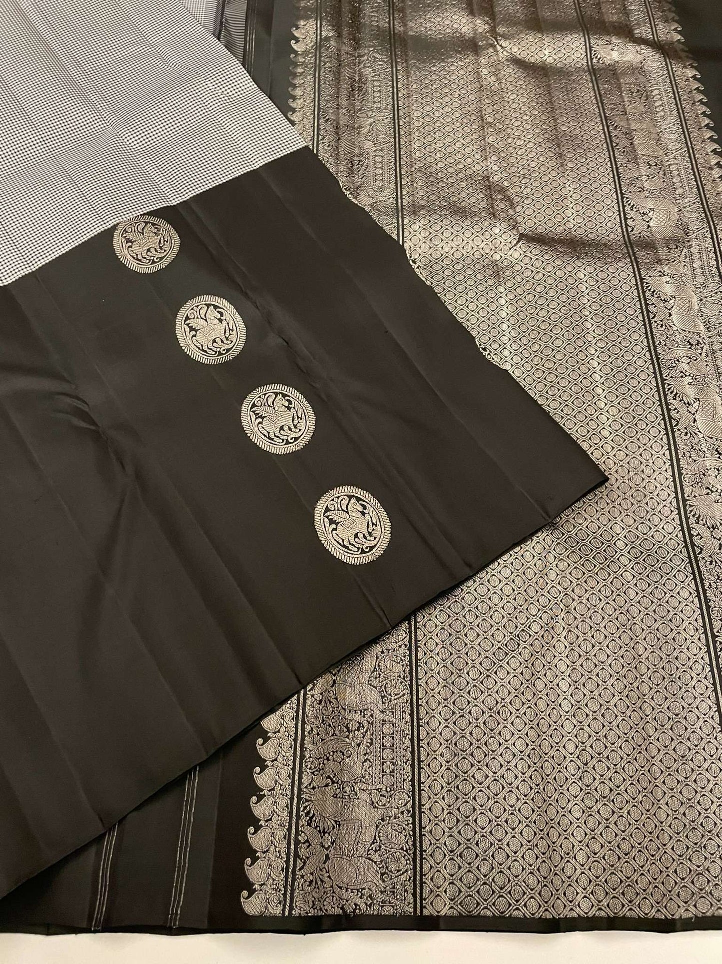 Kanchivaram Silk SBE195K4-1 By SRISHTA