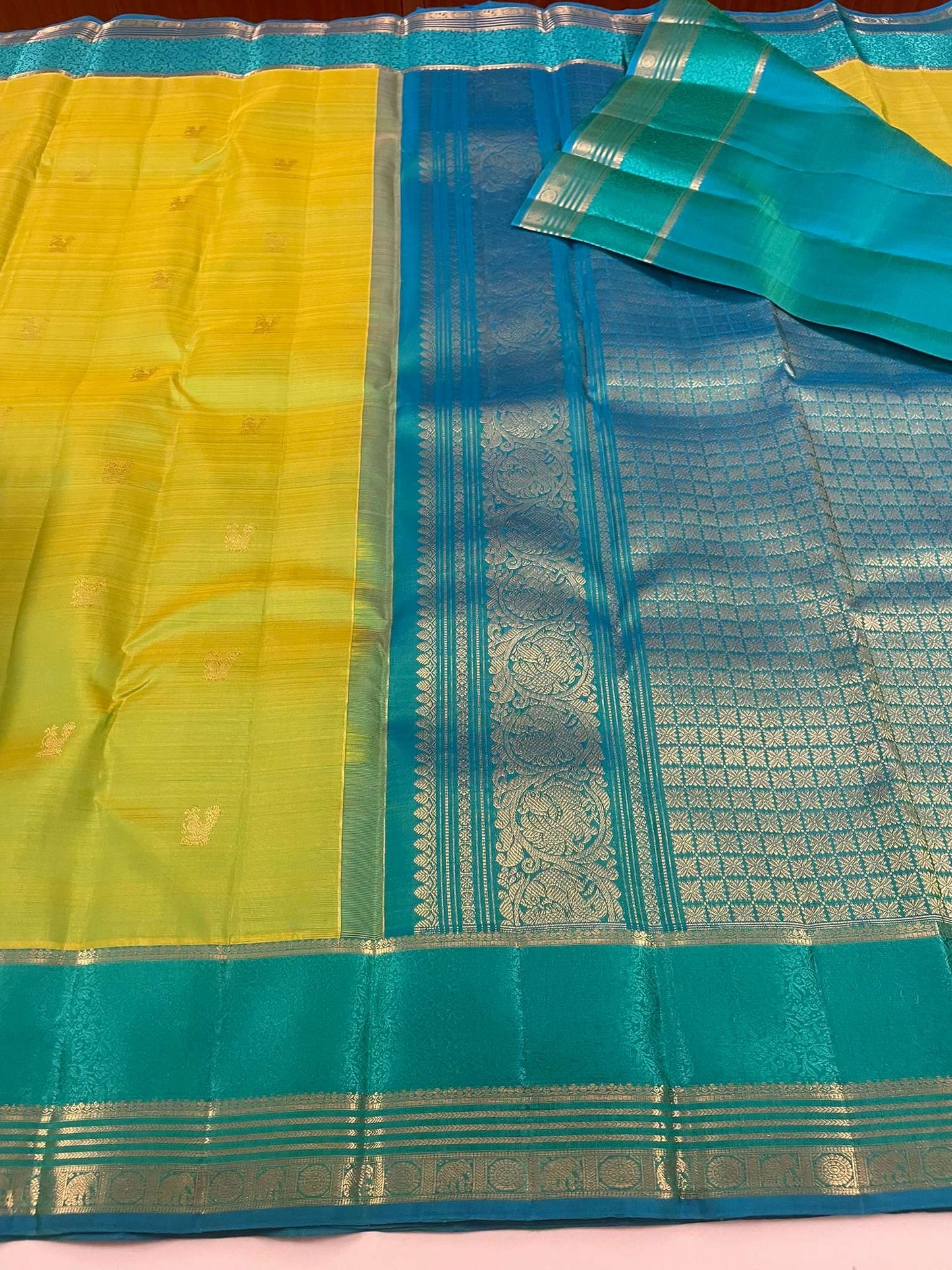 Kanchivaram Silk SBE276C7-1 By SRISHTA