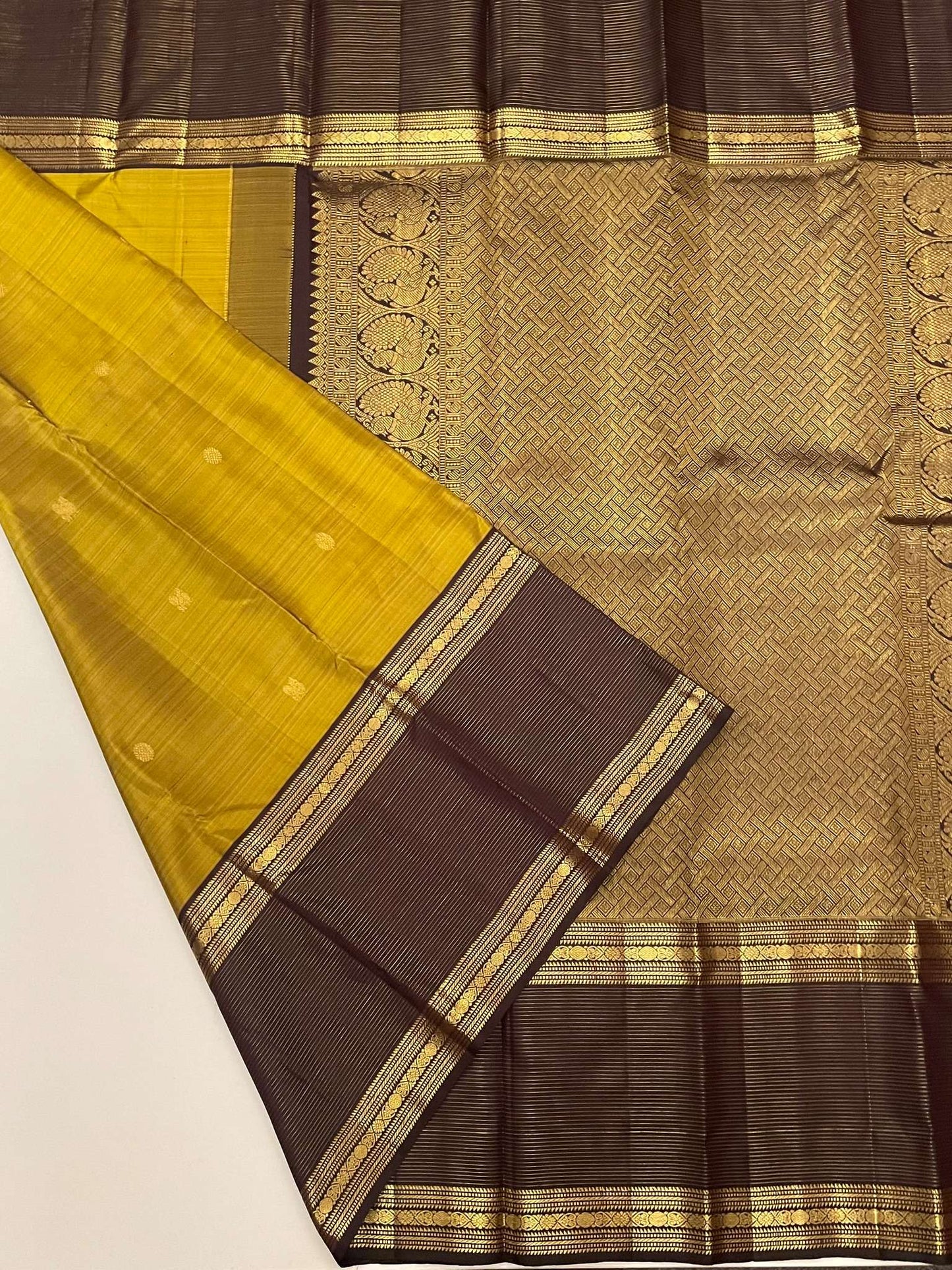 Kanchivaram Silk SBE157J8-3 By SRISHTA