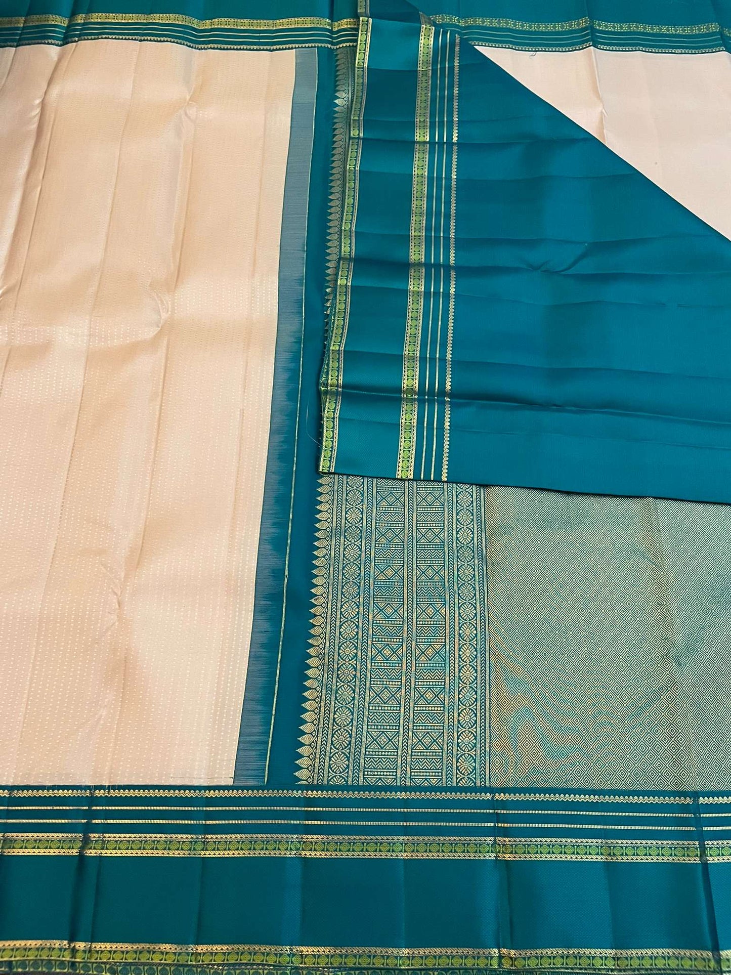 Kanchivaram Silk SBE153J9-1 By SRISHTA