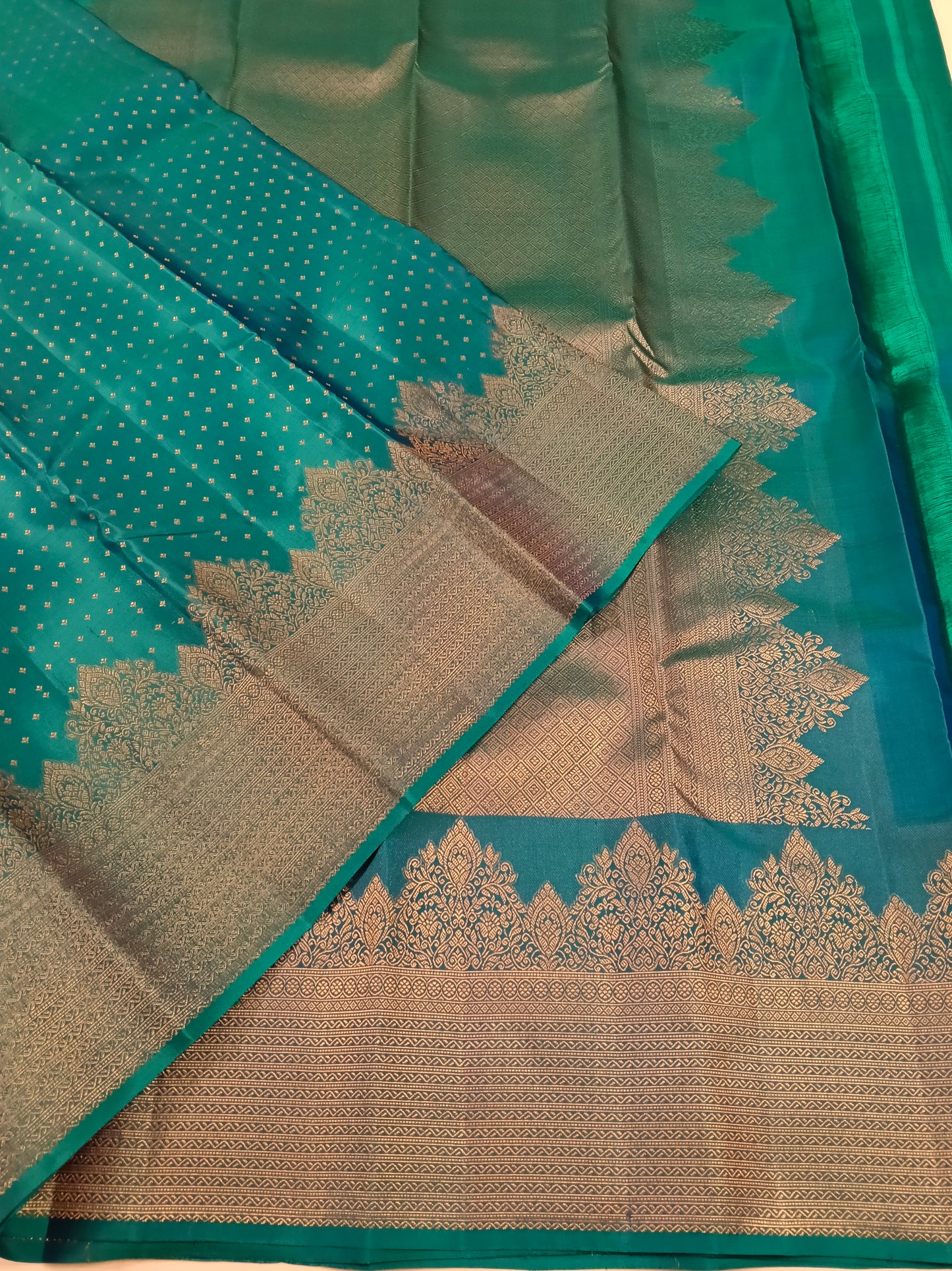 Kanchivaram Silk SBF83G20-8 By SRISHTA