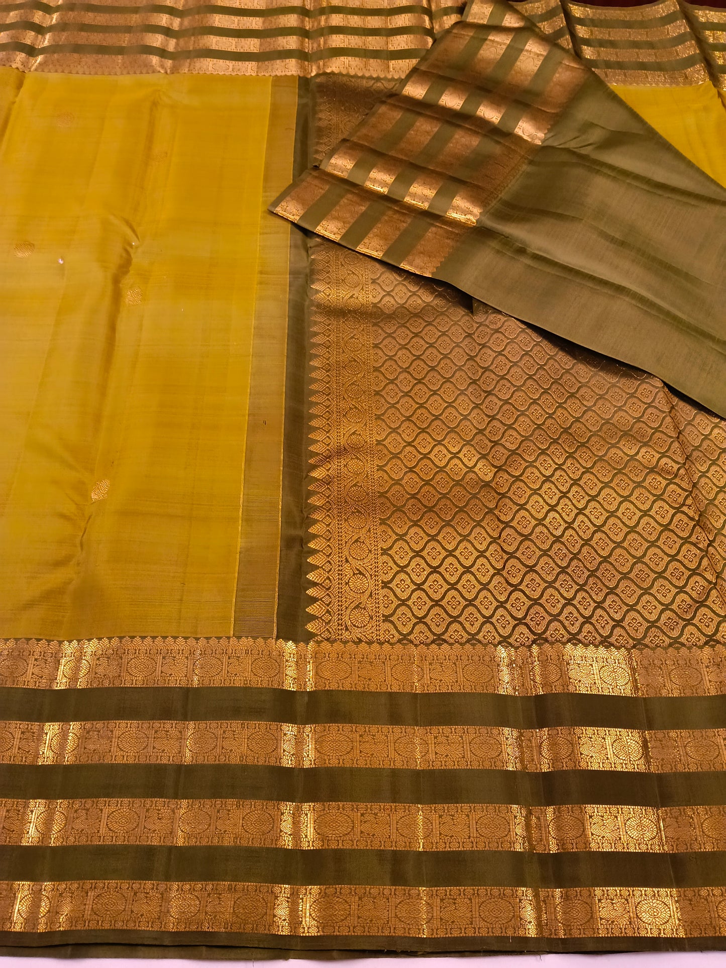 Kanchivaram Silk SBF83G6-2 By SRISHTA