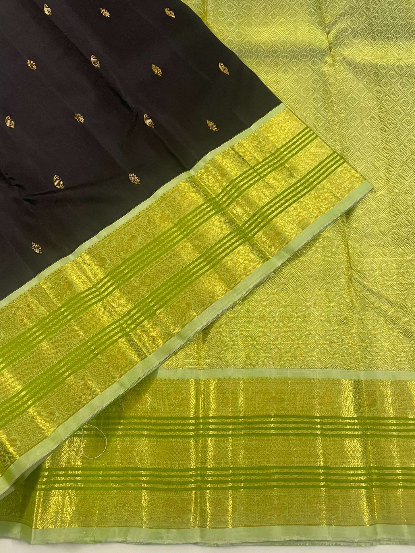 Kanchivaram Silk SBE260C21-1 By SRISHTA