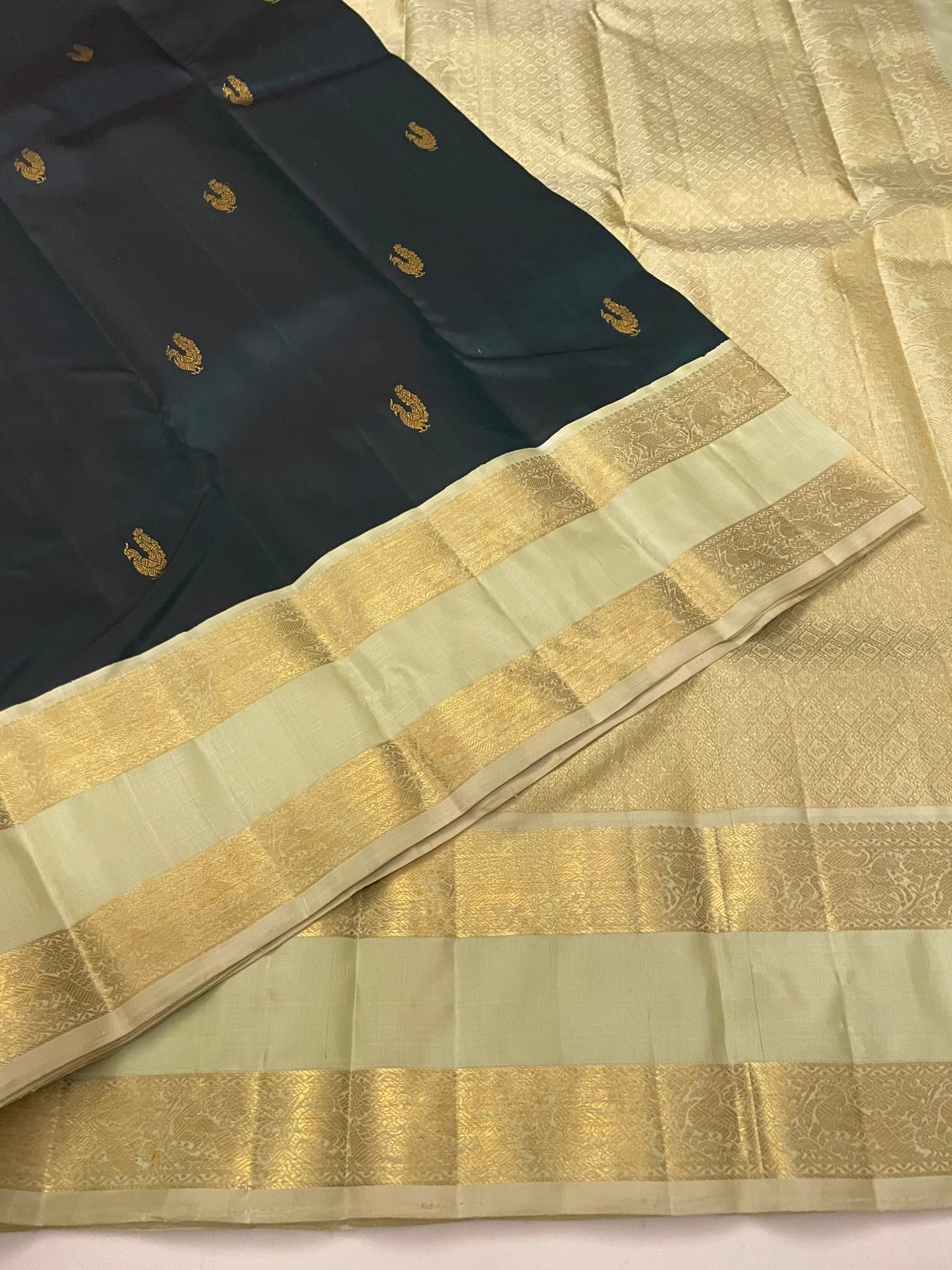 Kanchivaram Silk SBE212L2-1 By SRISHTA