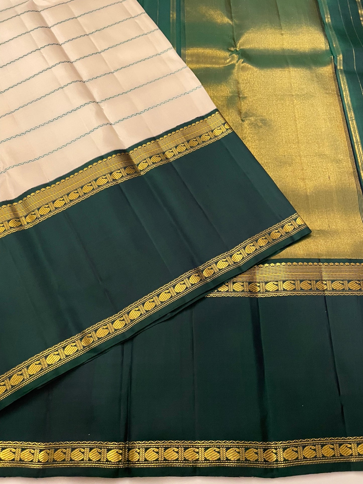 Kanchivaram Silk SBE211L5-1 By SRISHTA