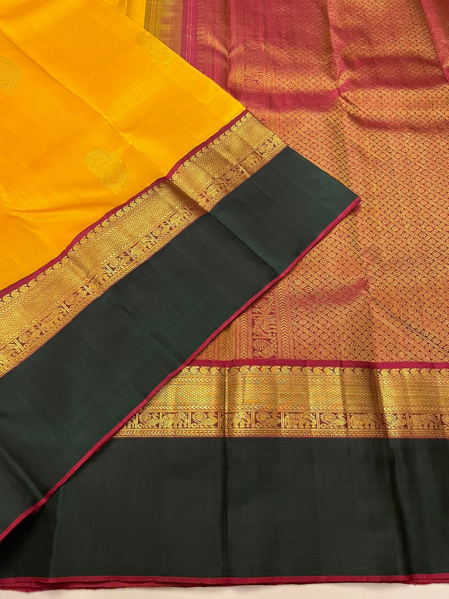 Kanchivaram Silk SBE211L6-1 By SRISHTA