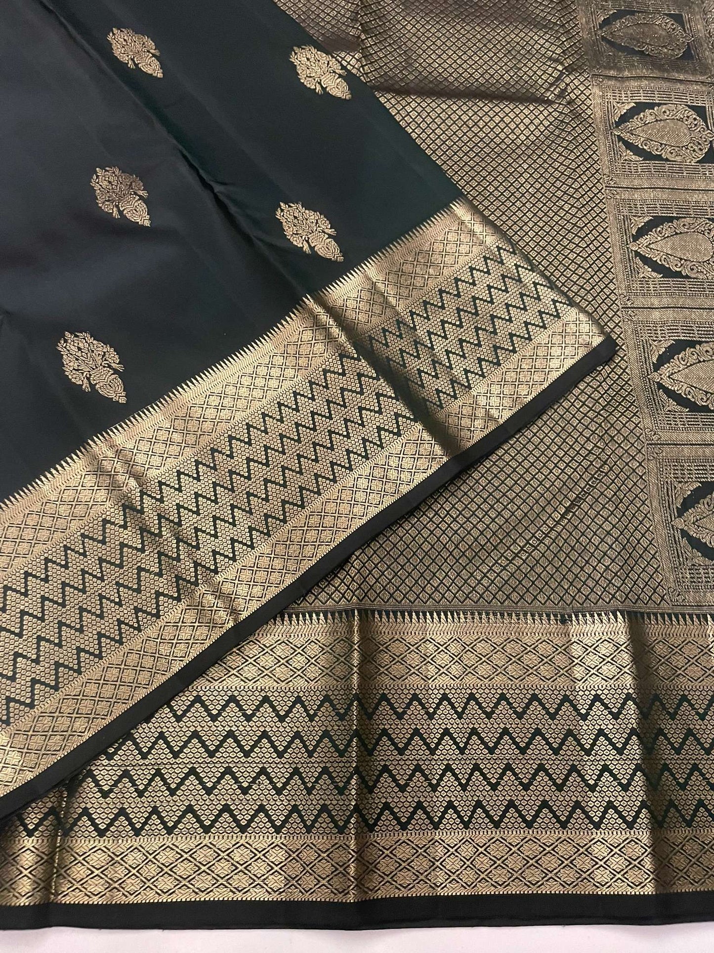 Kanchivaram Silk SBE101H5-6 By SRISHTA