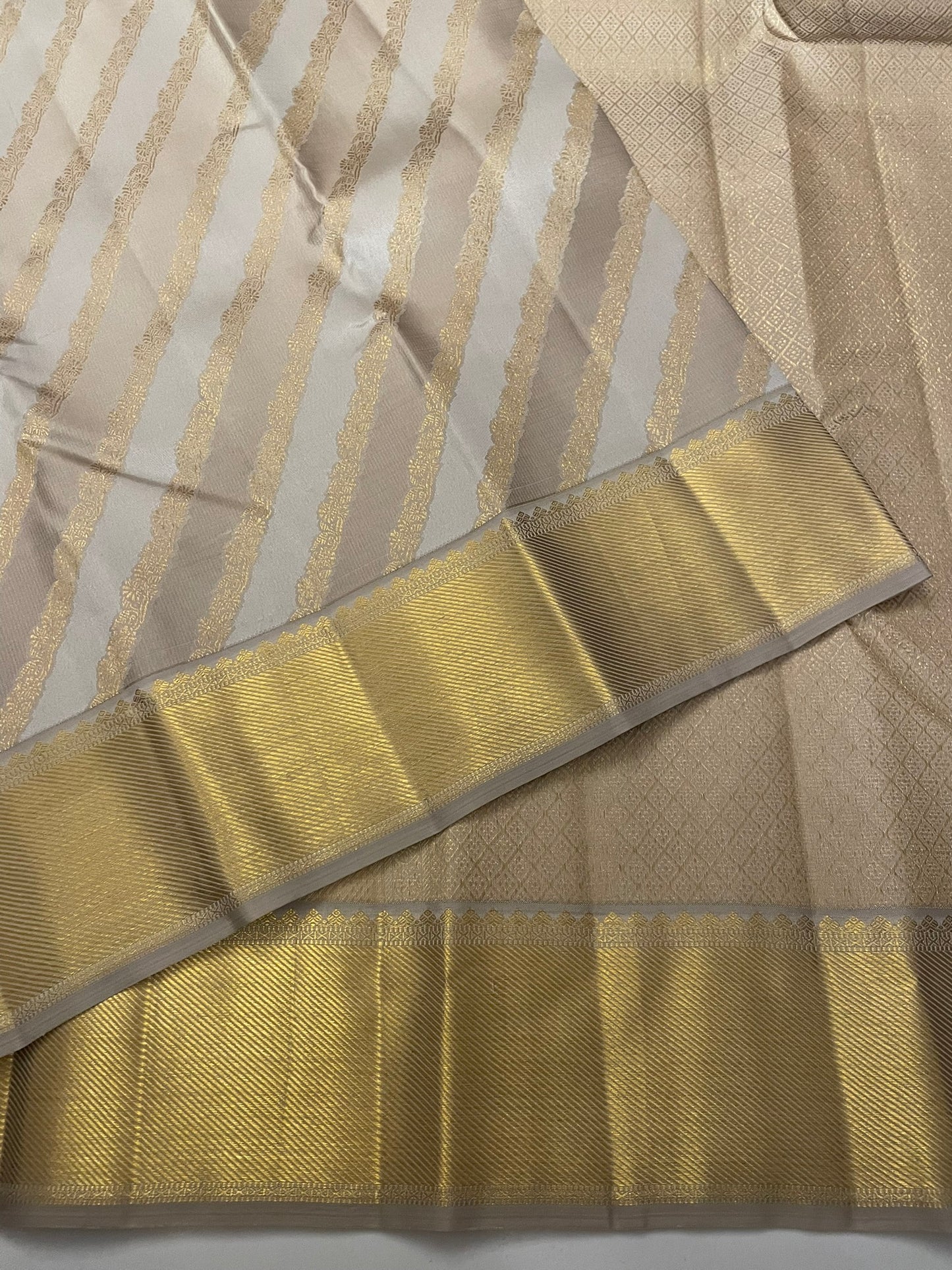 Kanchivaram Silk SBE218L6-5 By SRISHTA