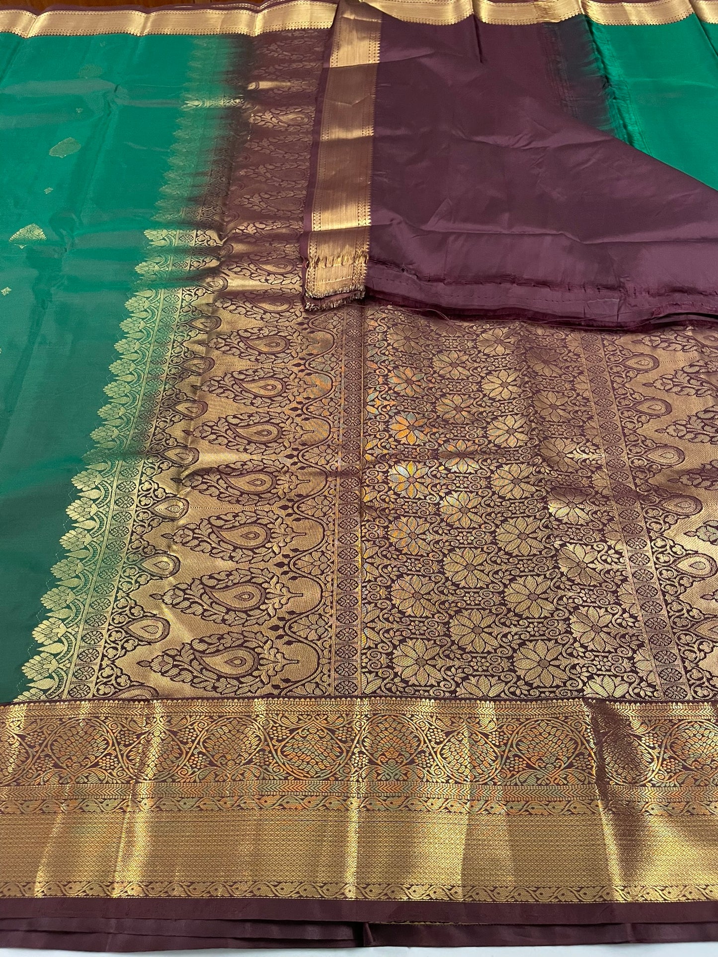 Gift Saree SBF6D1-72 By SRISHTA