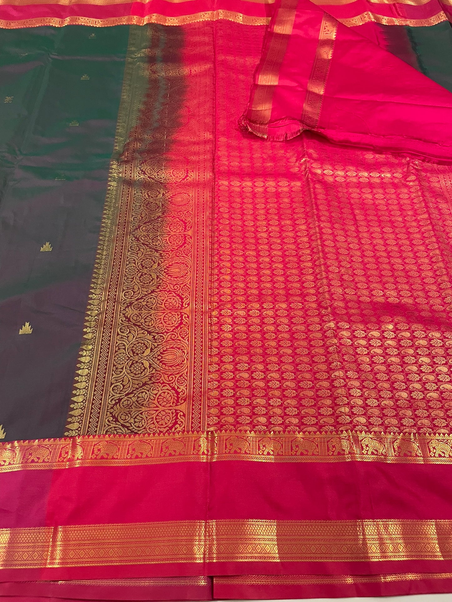 Gift Saree SBF6D1-69 By SRISHTA