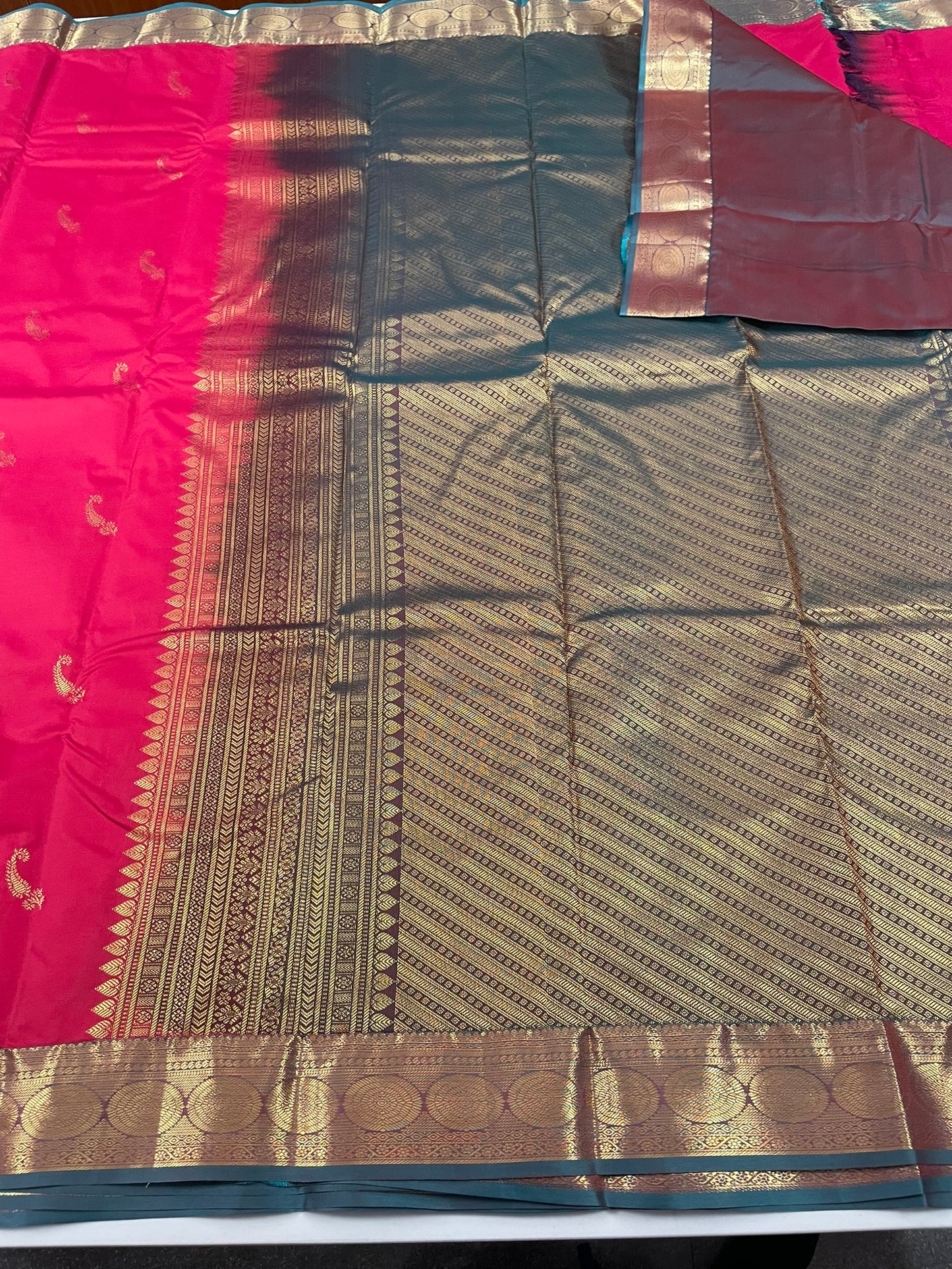 Gift Saree SBF6D1-1 By SRISHTA