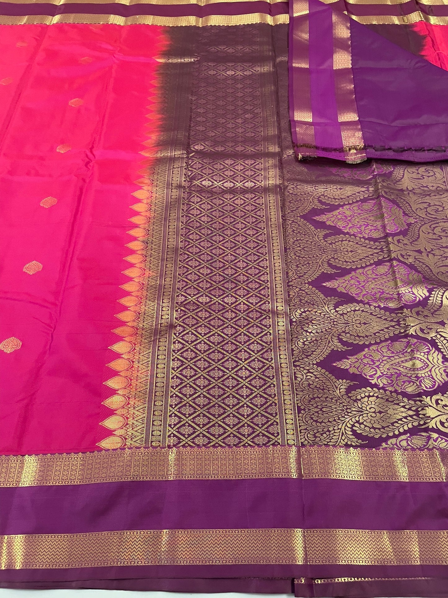Gift Saree SBF6D1-49 By SRISHTA