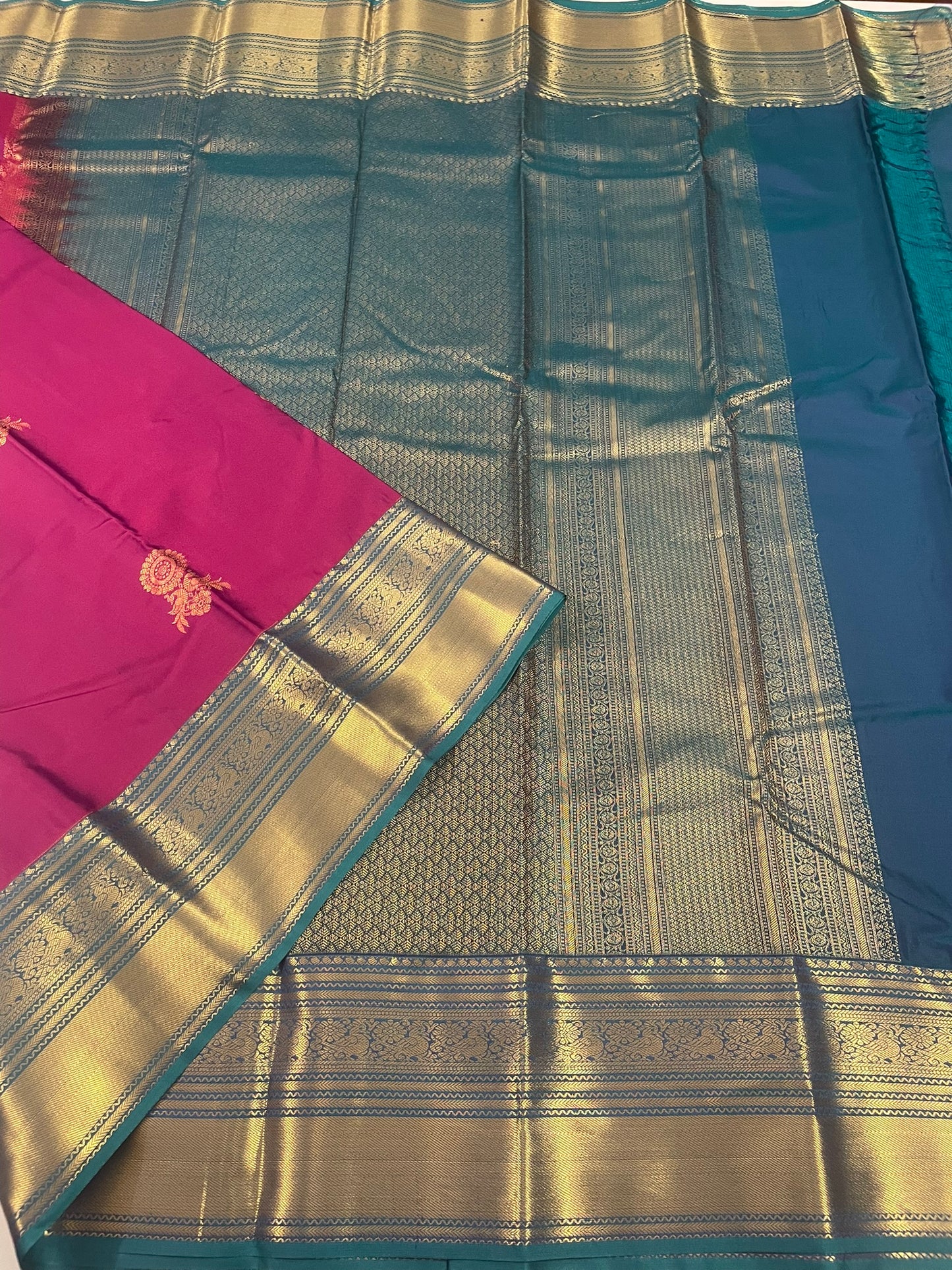 Gift Saree SBF6D1-8 By SRISHTA