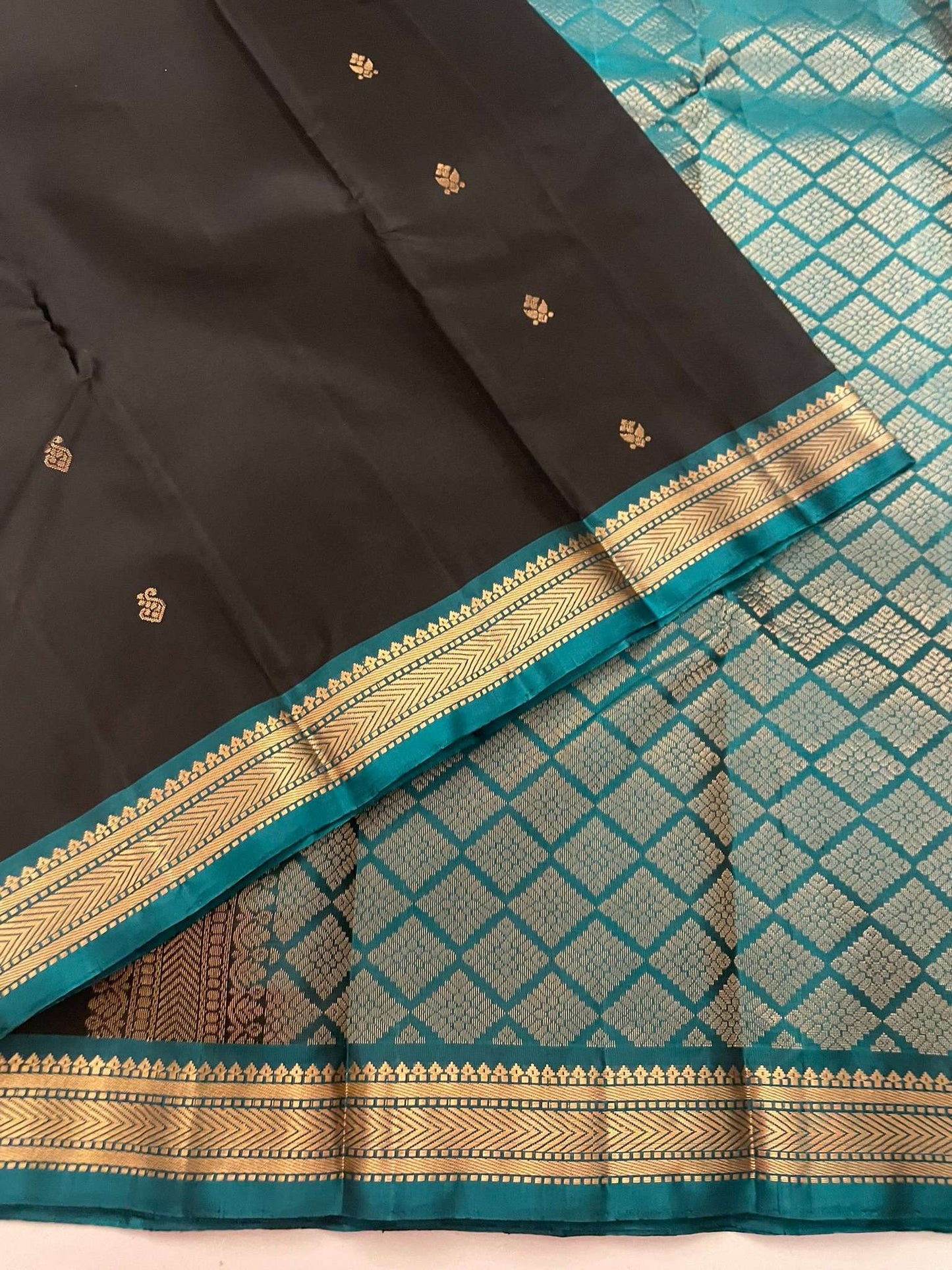 Kanchivaram Silk SBE119I21-2 By SRISHTA