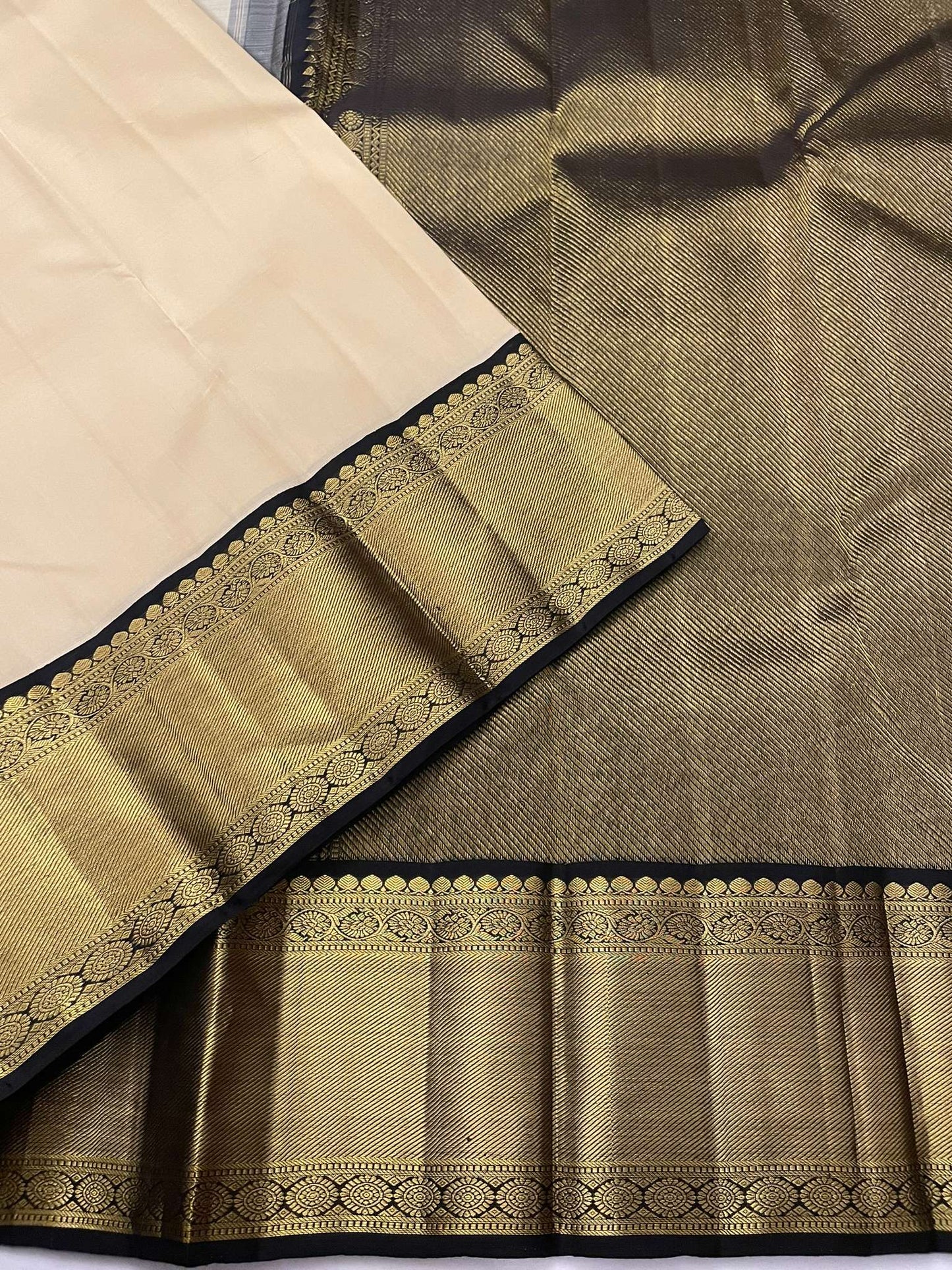 Kanchivaram Silk SBE239B14-1 By SRISHTA