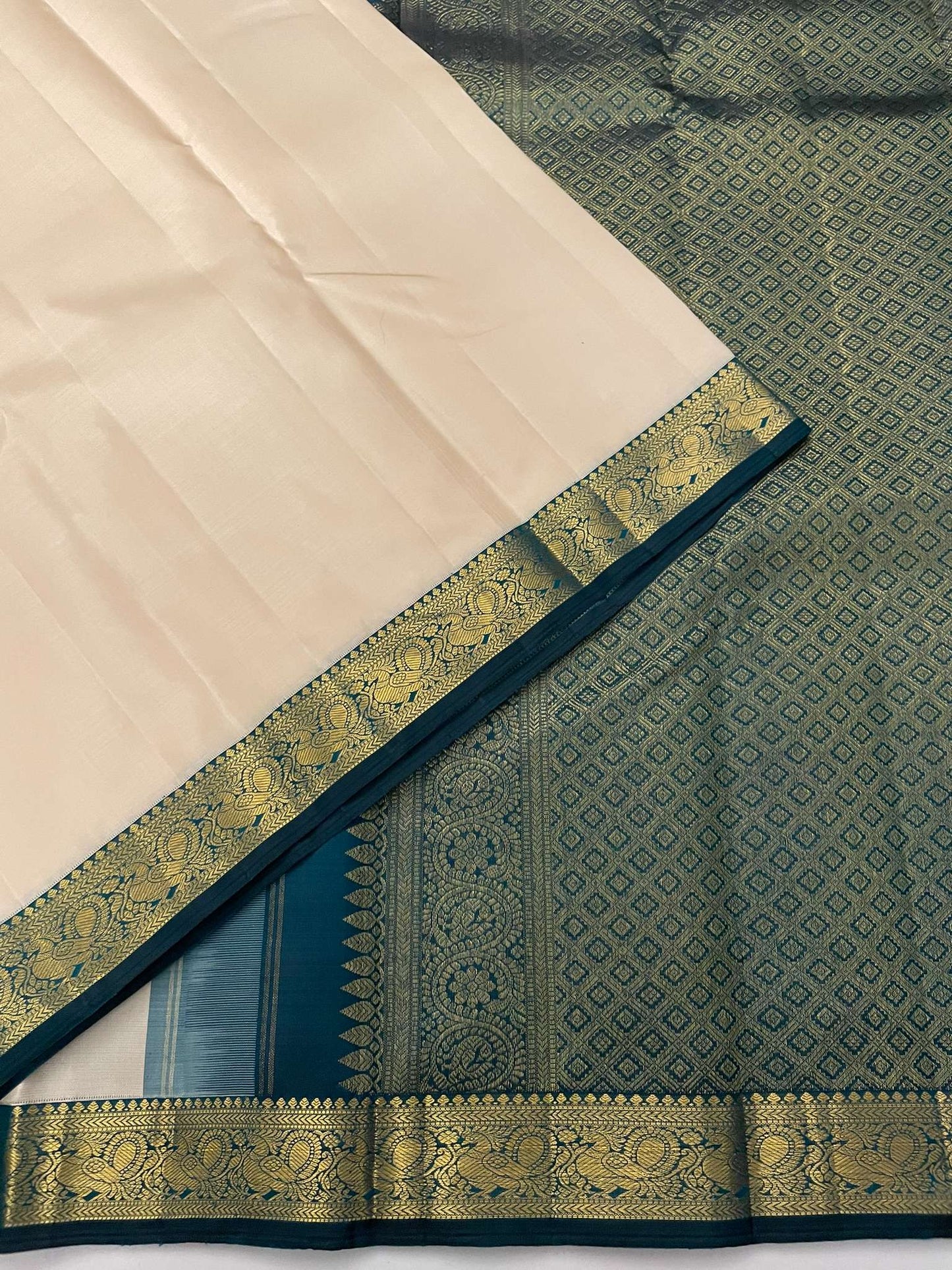 Kanchivaram Silk SBE197K12-1 By SRISHTA