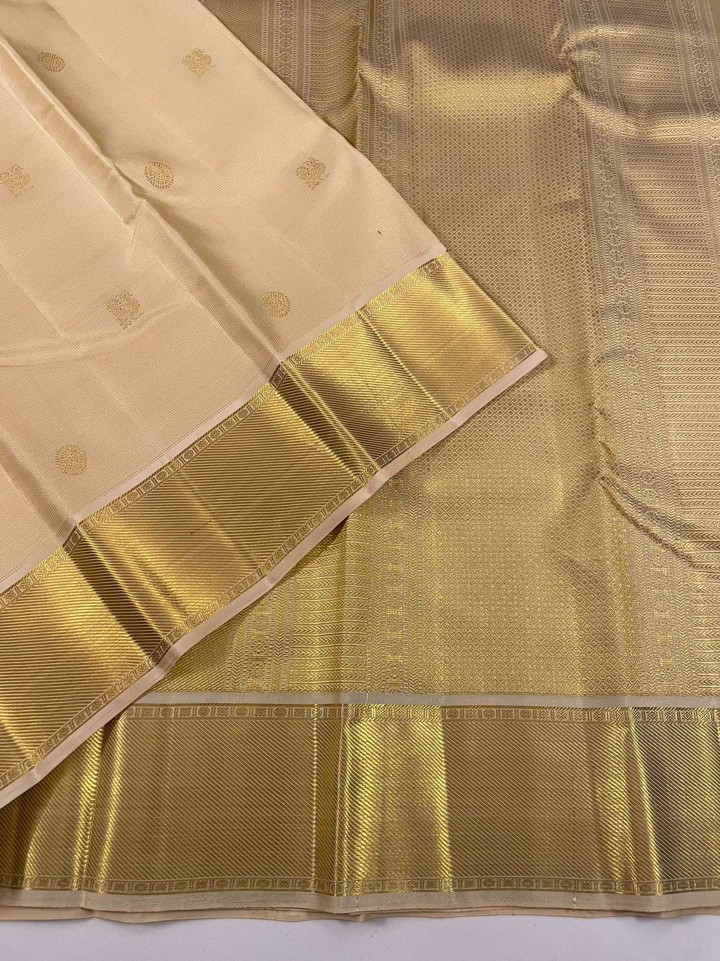 Kanchivaram Silk SBE256C8-6 By SRISHTA