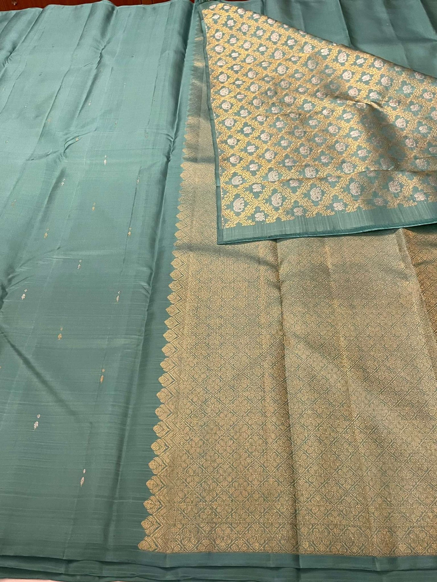 Kanchivaram Silk SBE200K5-1 By SRISHTA