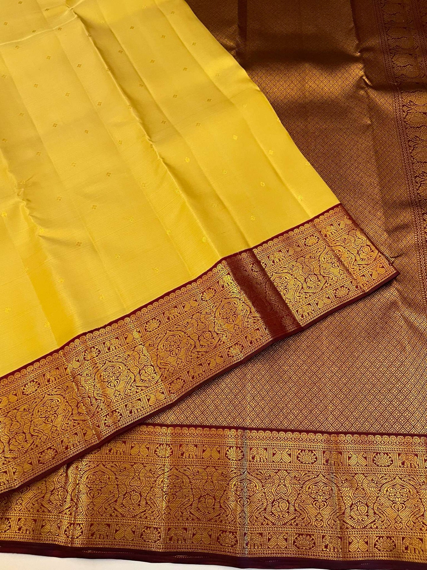 Kanchivaram Silk SBE201K5-1 By SRISHTA