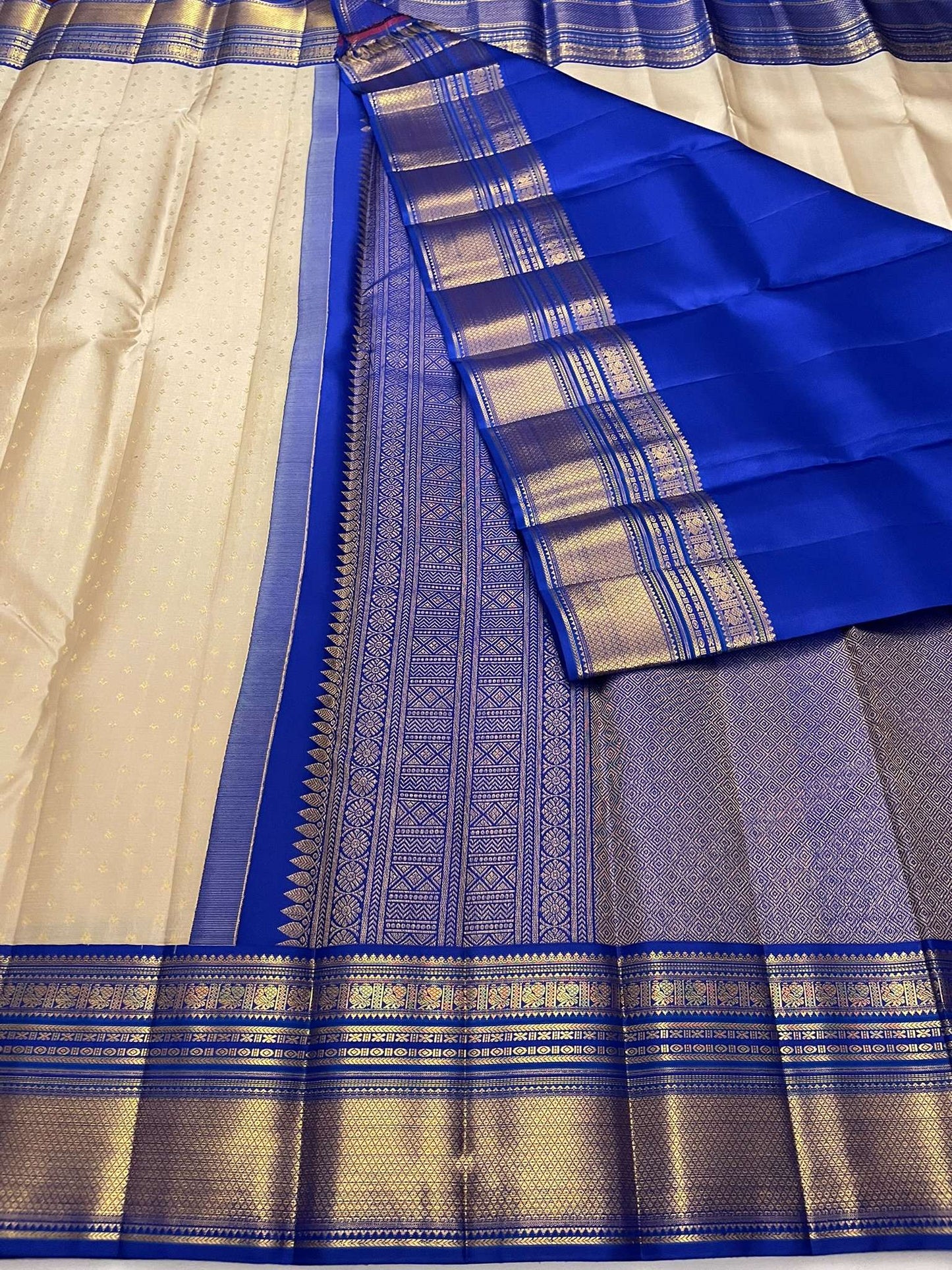 Kanchivaram Silk SBE201K13-8 By SRISHTA