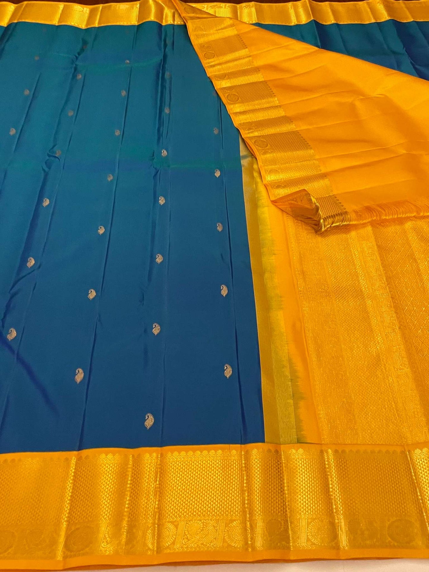 Kanchivaram Silk SBE208L2-8 By SRISHTA