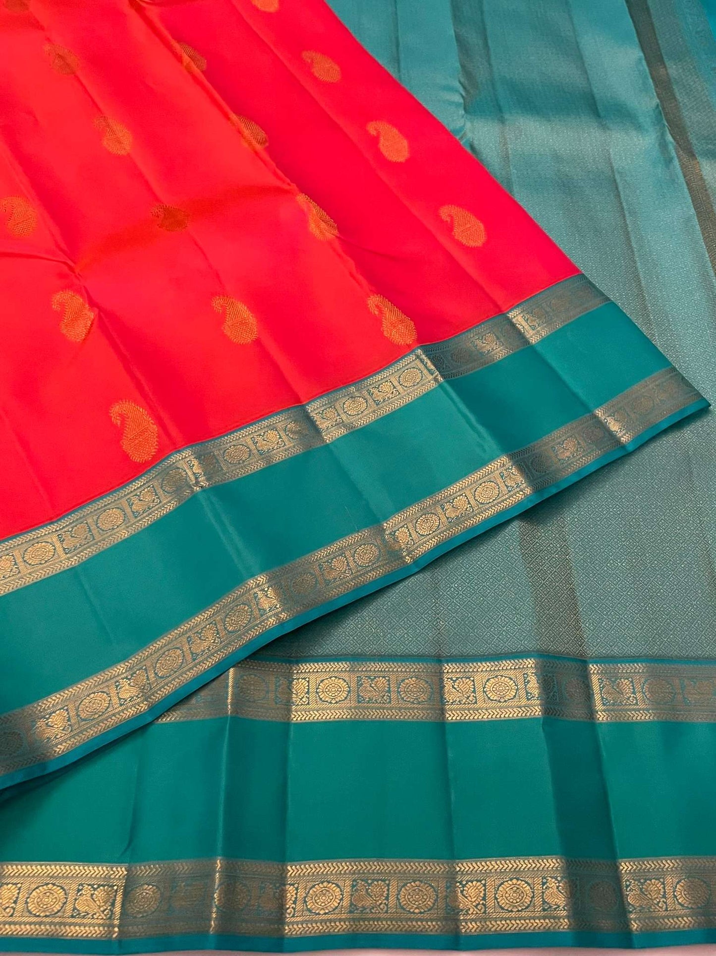 Kanchivaram Silk SBE208L2-16 By SRISHTA