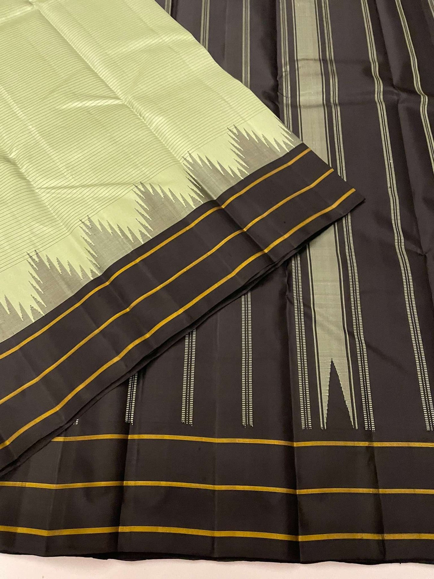 Kanchivaram Silk SBE179J5-5 By SRISHTA