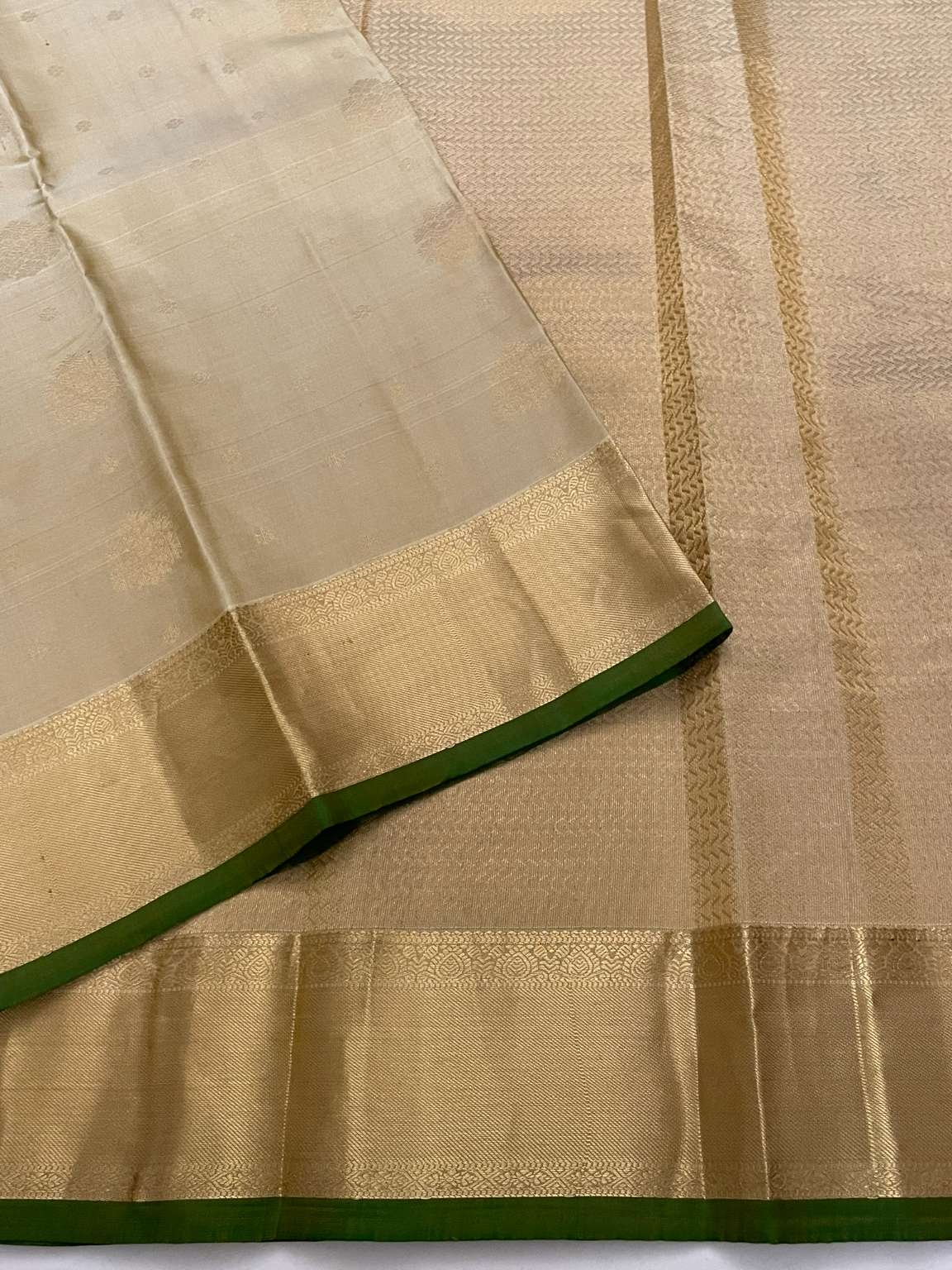 Kanchivaram Silk SBE152J26-1 By SRISHTA