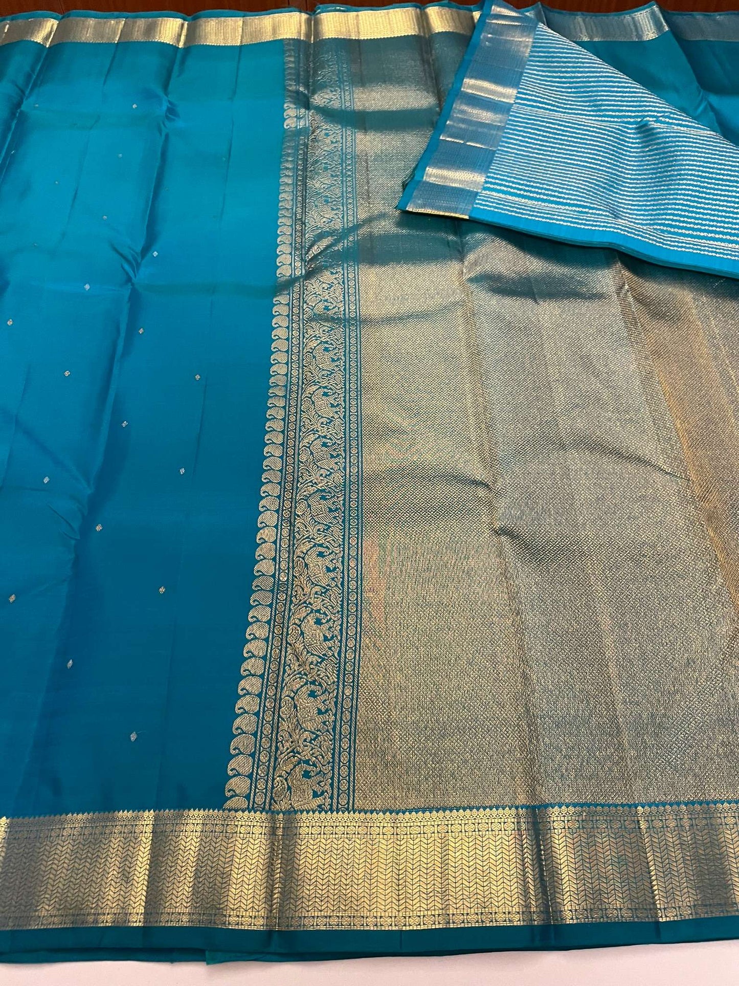 Kanchivaram Silk SBE154J5-1 By SRISHTA